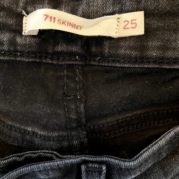 Levi's 711 Skinny Jean Distressed Ripped 5 Pocket Mystery Black 25"x30" - Picture 3 of 6